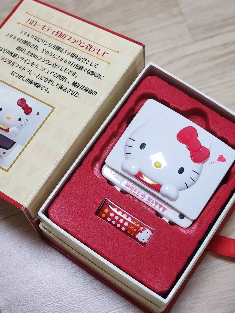 HELLO KITTY ミニデジタルフォトフレーム Amazon.co.jp: セガトイズ